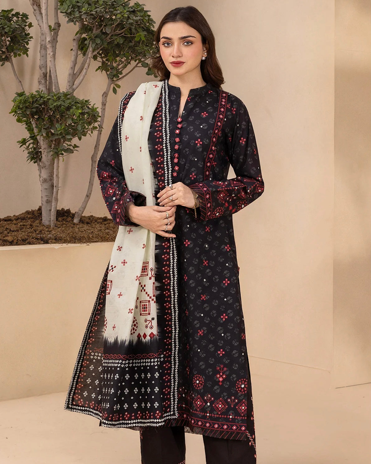 Zellbury | Embroidered Lawn | Design 572