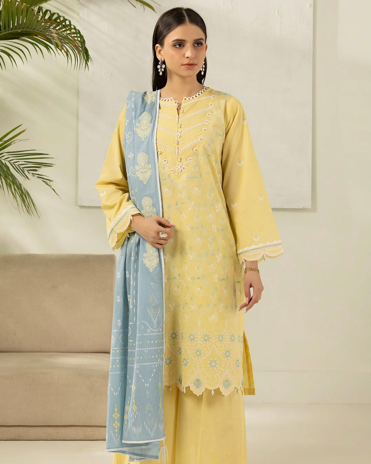 Zellbury | Embroidered Lawn Denting Dupatta | Design 574