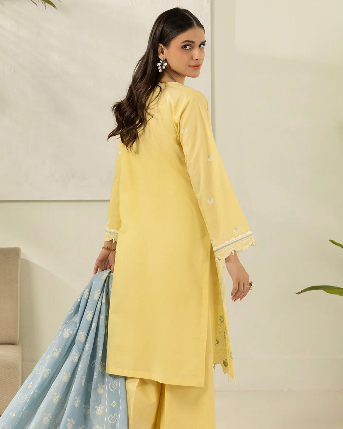 Zellbury | Embroidered Lawn Denting Dupatta | Design 574