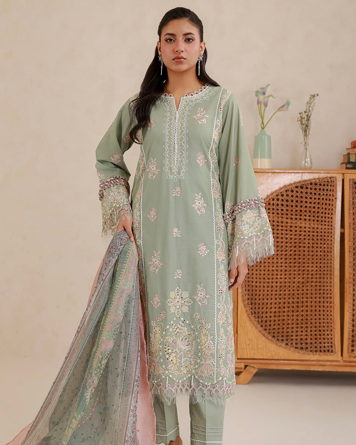 Zellbury Signature | Embroidered Lawn | Design 579