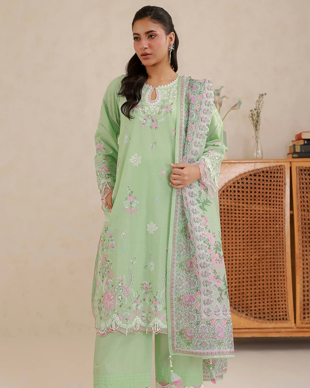 Zellbury Signature | Embroidered Lawn | Design 585