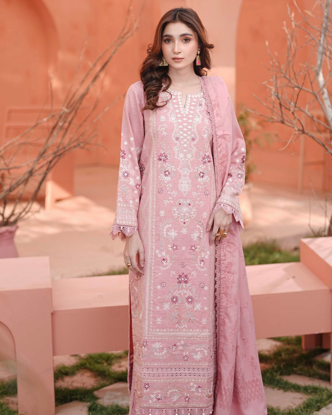 Johra Hoorish | Dhanak Velvet Jacquard | Design 591