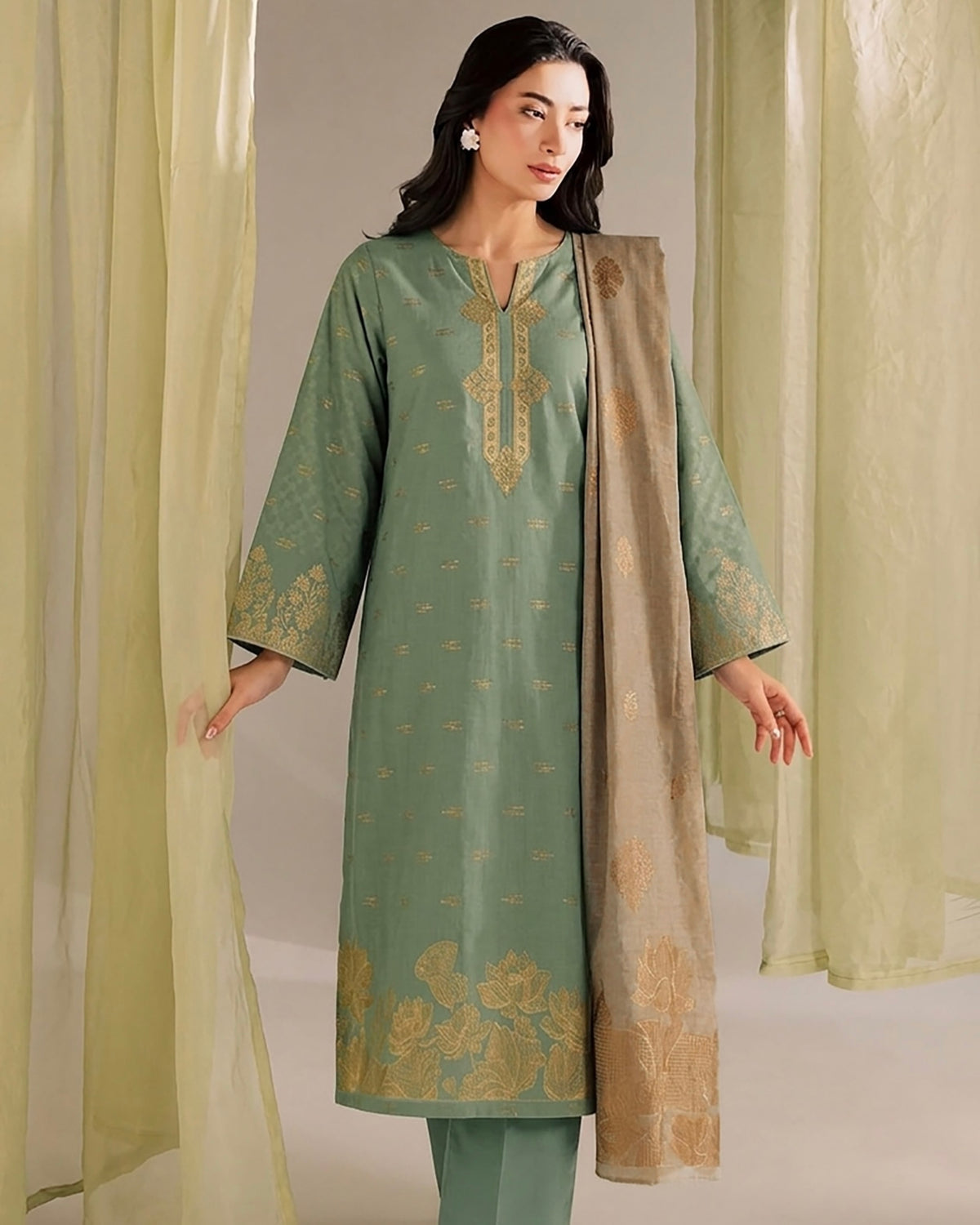 Gullerukh Banarsi | Jacquard Linen | Design 5