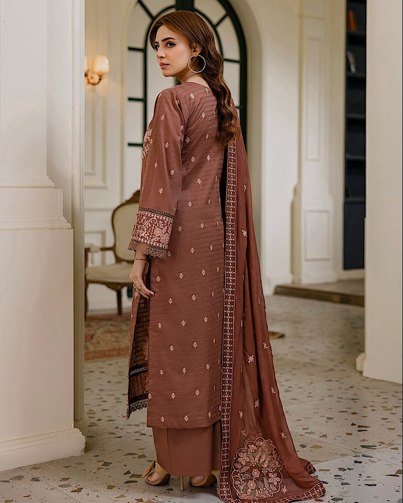 Aalaya Gulnaar | Embroidered Lawn Crinkle Dupatta | Design 5