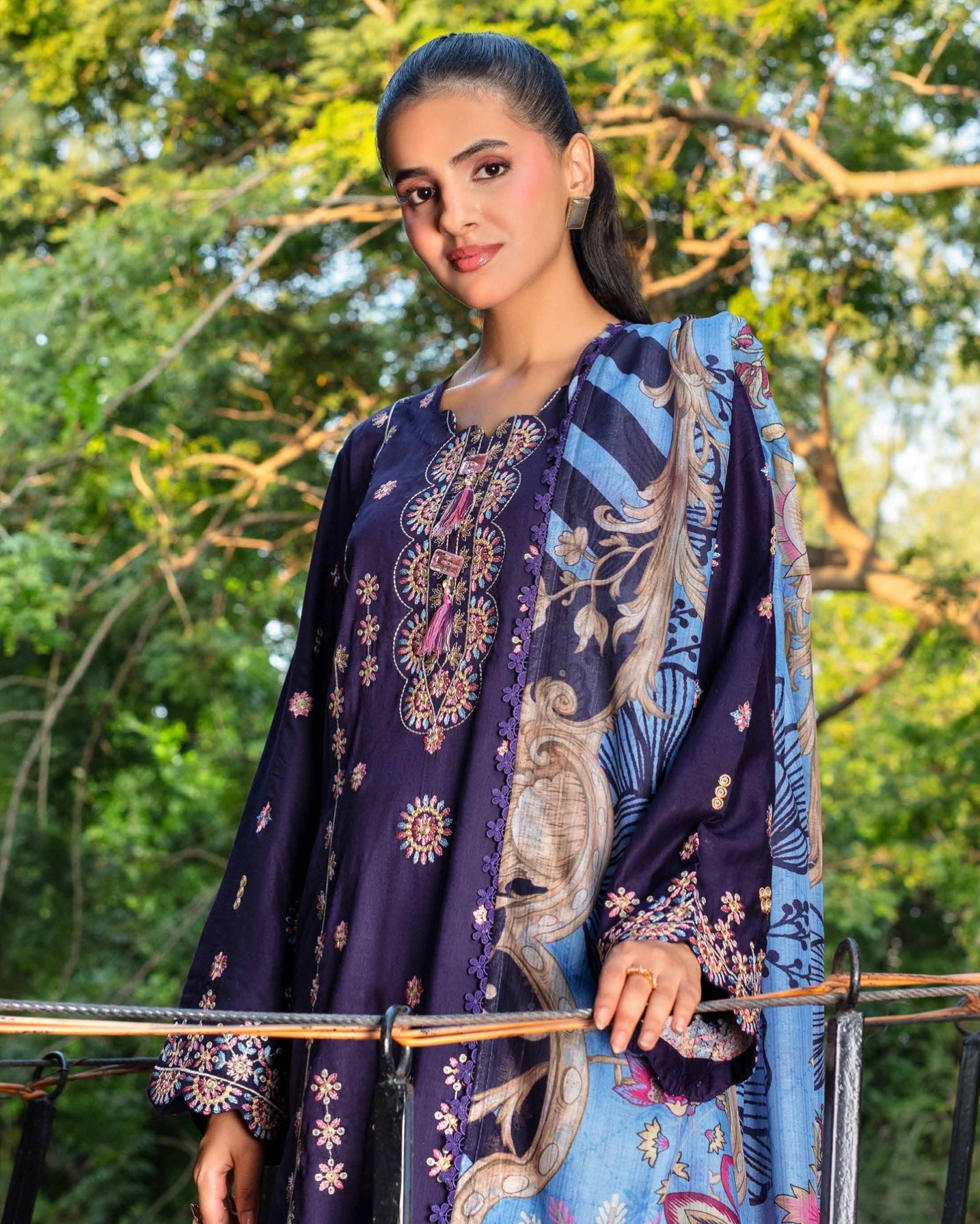 Gullerukh Marjan | Embroidered Linen Monar Dupatta | Design 5