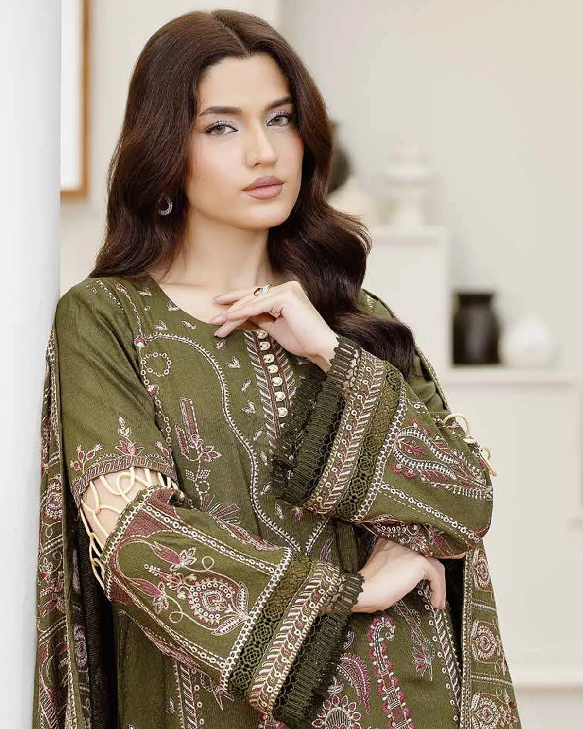 Johra Reet | Embroidered Fancy Peach Leather | Design 627