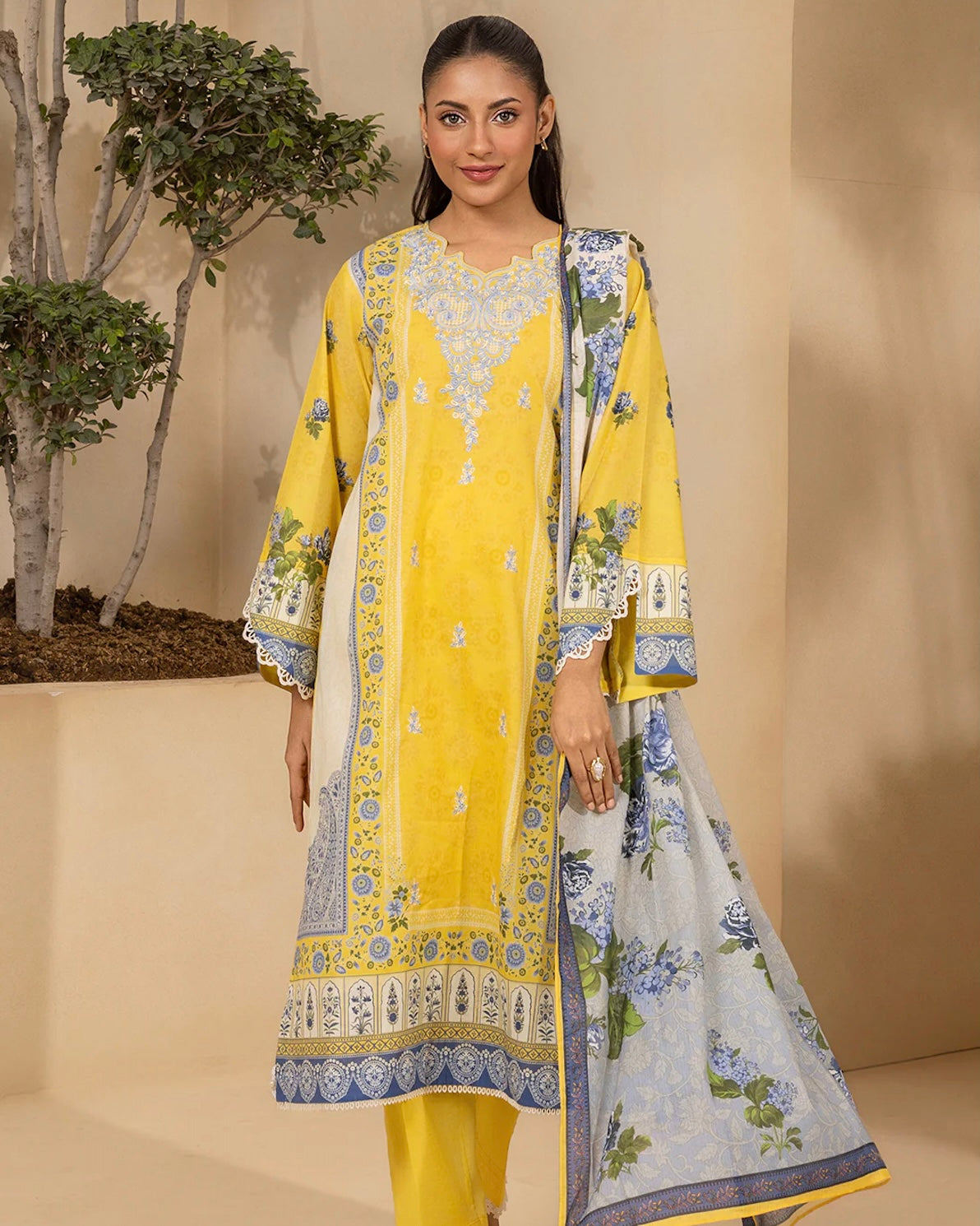 Zellbury | Embroidered Lawn | Design 642