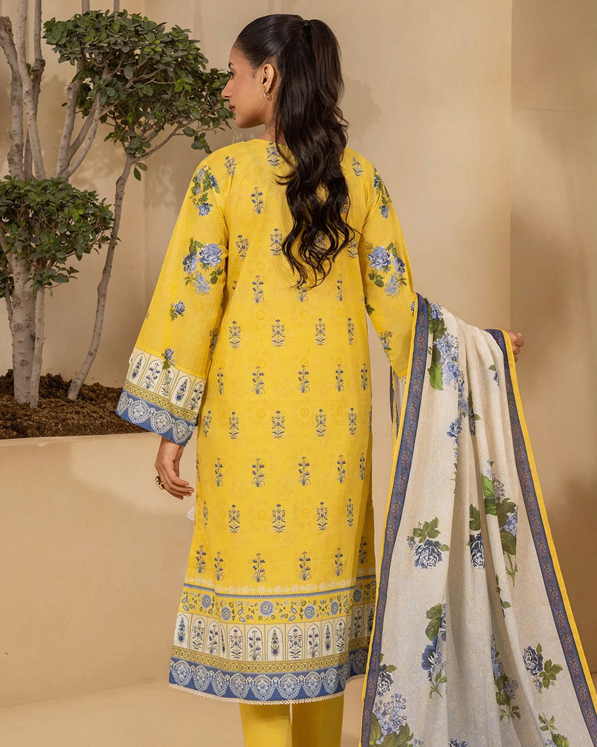 Zellbury | Embroidered Lawn | Design 642