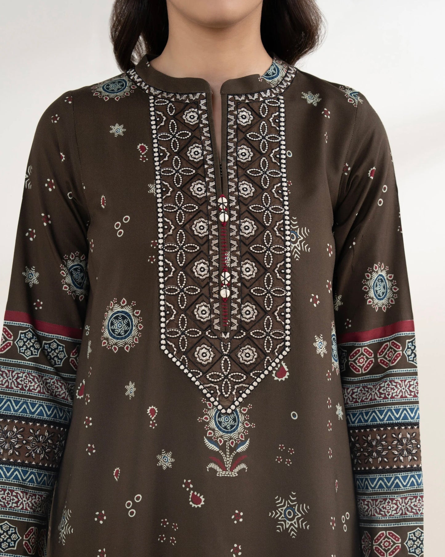 Sapphire | Embroidered Light Linen | Design 67