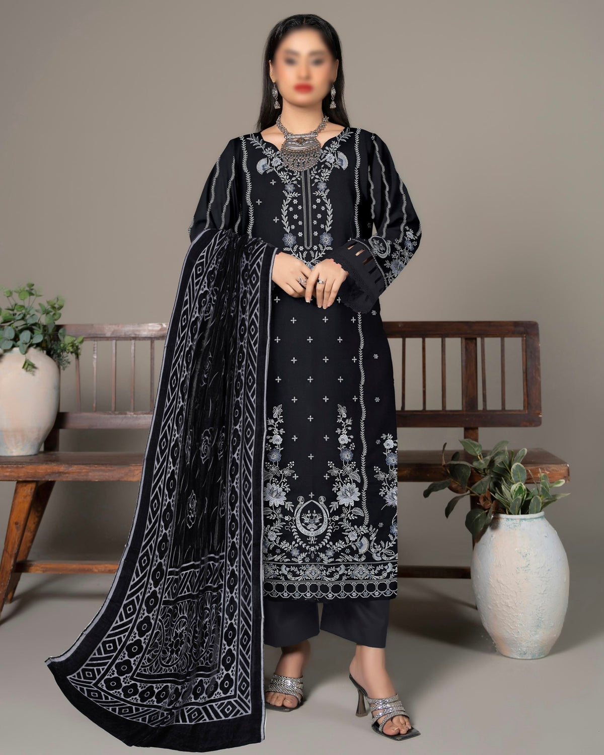 Fantak Zabaish | Emb Dhanak with Plachi Shawl | Design 6