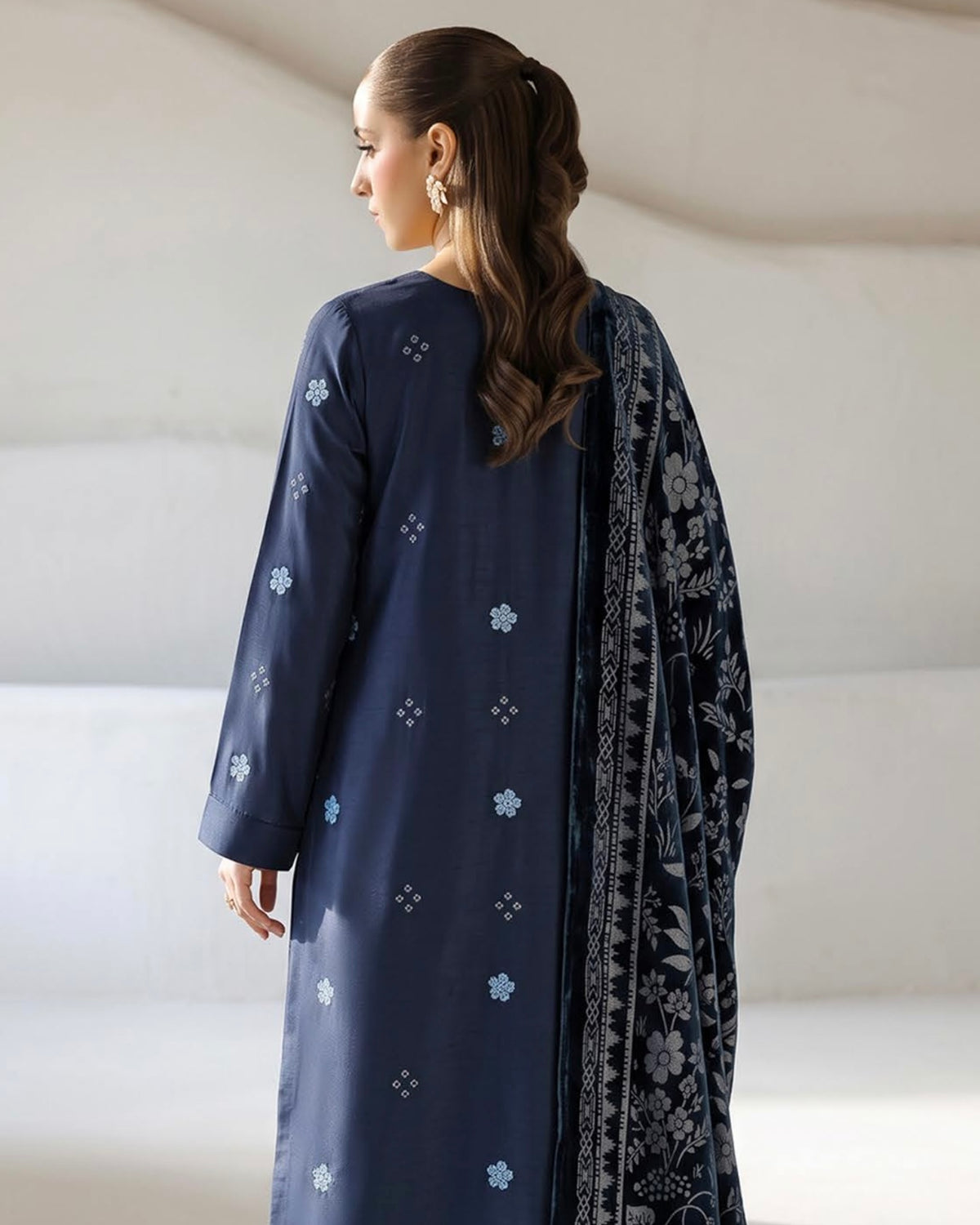 Aizy Anaya | Emb Zari Dhanak with Plachi Shawl | Design 6