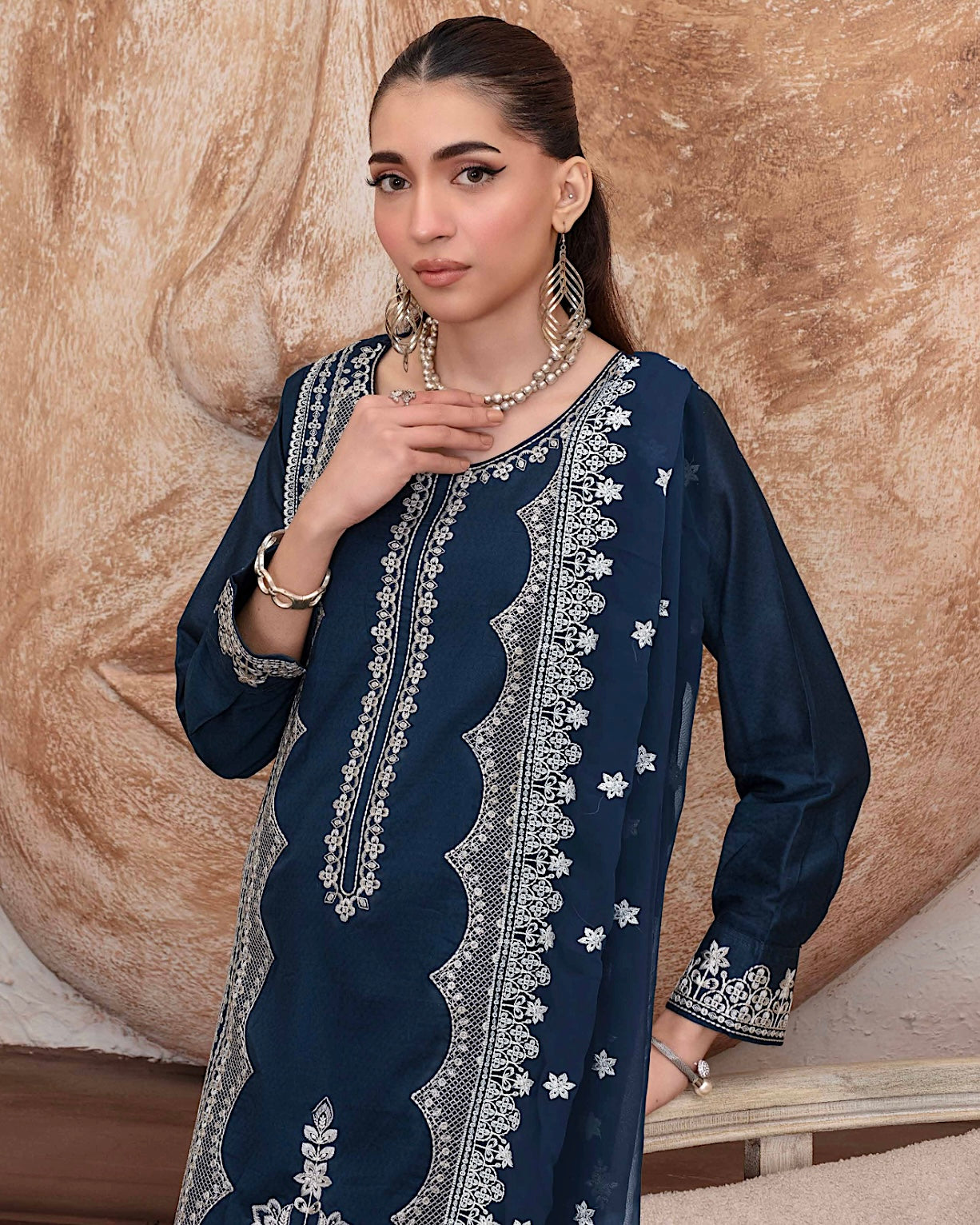 GulleRukh Upscale | Emb Lawn Emb Chiffon Dupatta | Design 6