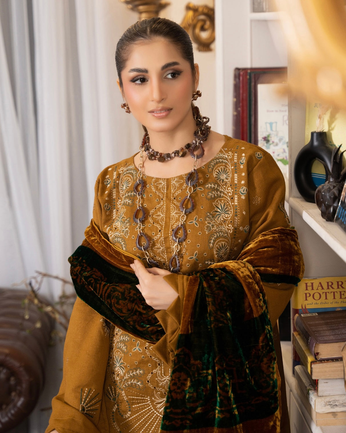 Rangreet | Embroidered Zari Dhanak | Plachi Shawl | Design 6