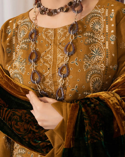 Rangreet | Embroidered Zari Dhanak | Plachi Shawl | Design 6