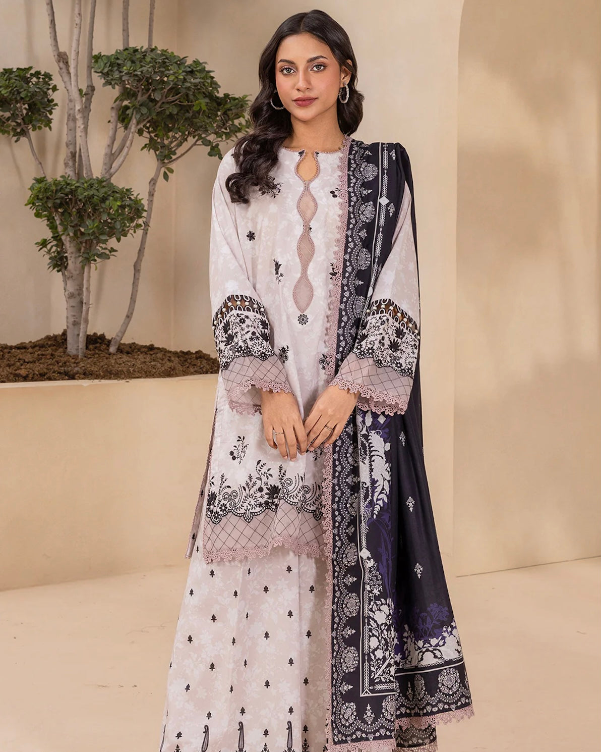 Zellbury | Embroidered Lawn | Design 782