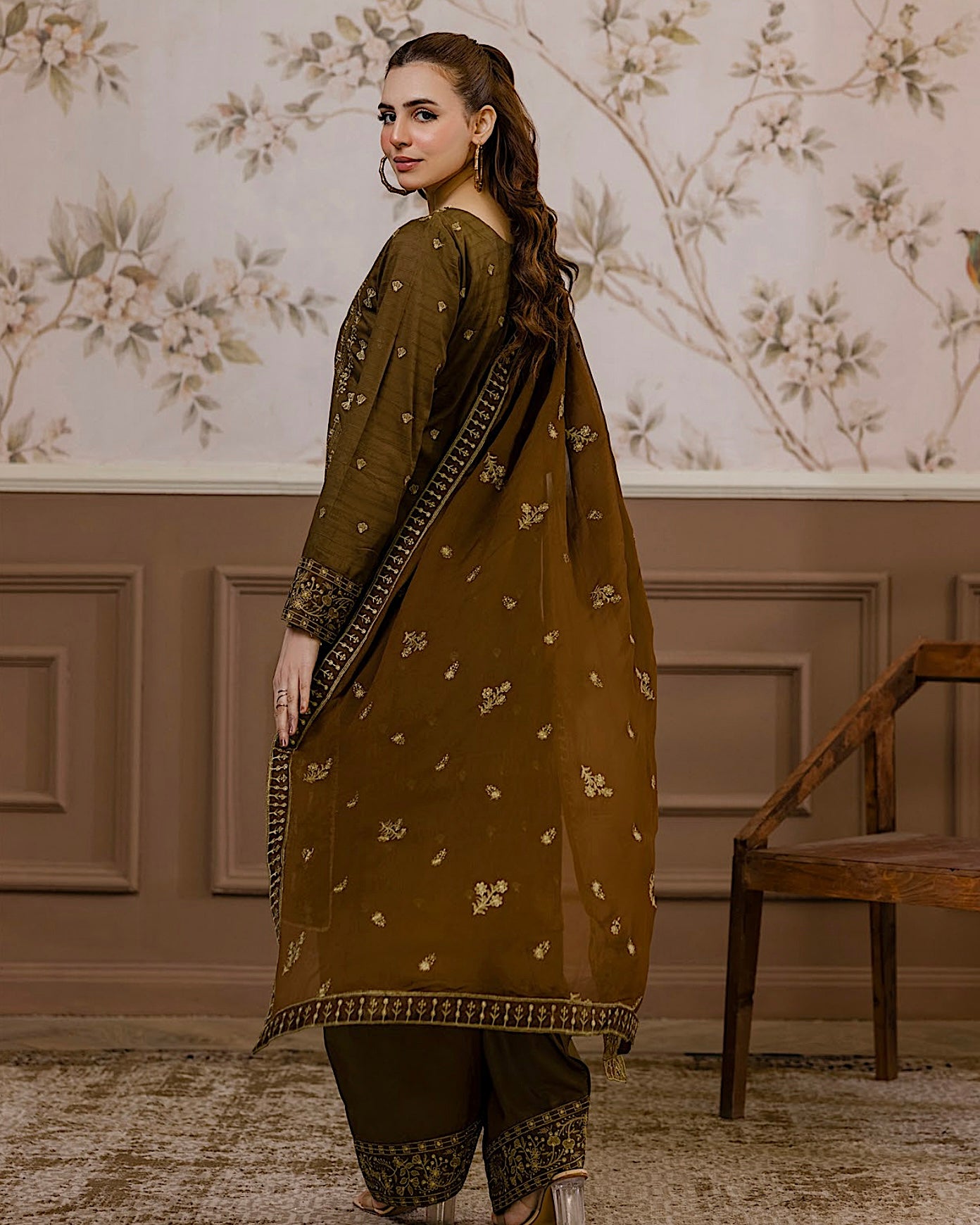 Aalaya Gulnaar | Embroidered Lawn Crinkle Dupatta | Design 7