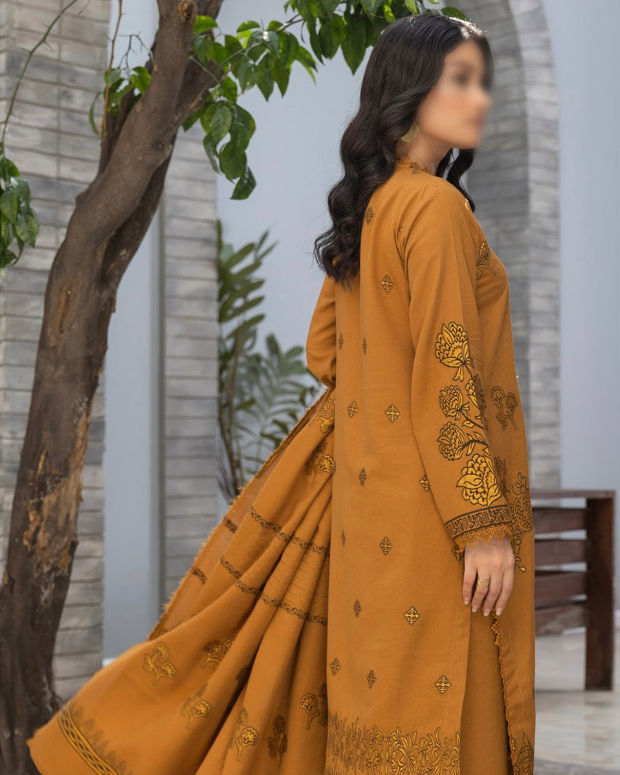 Fantak Jhalak | Zari Jacquard Karandi | Design 8