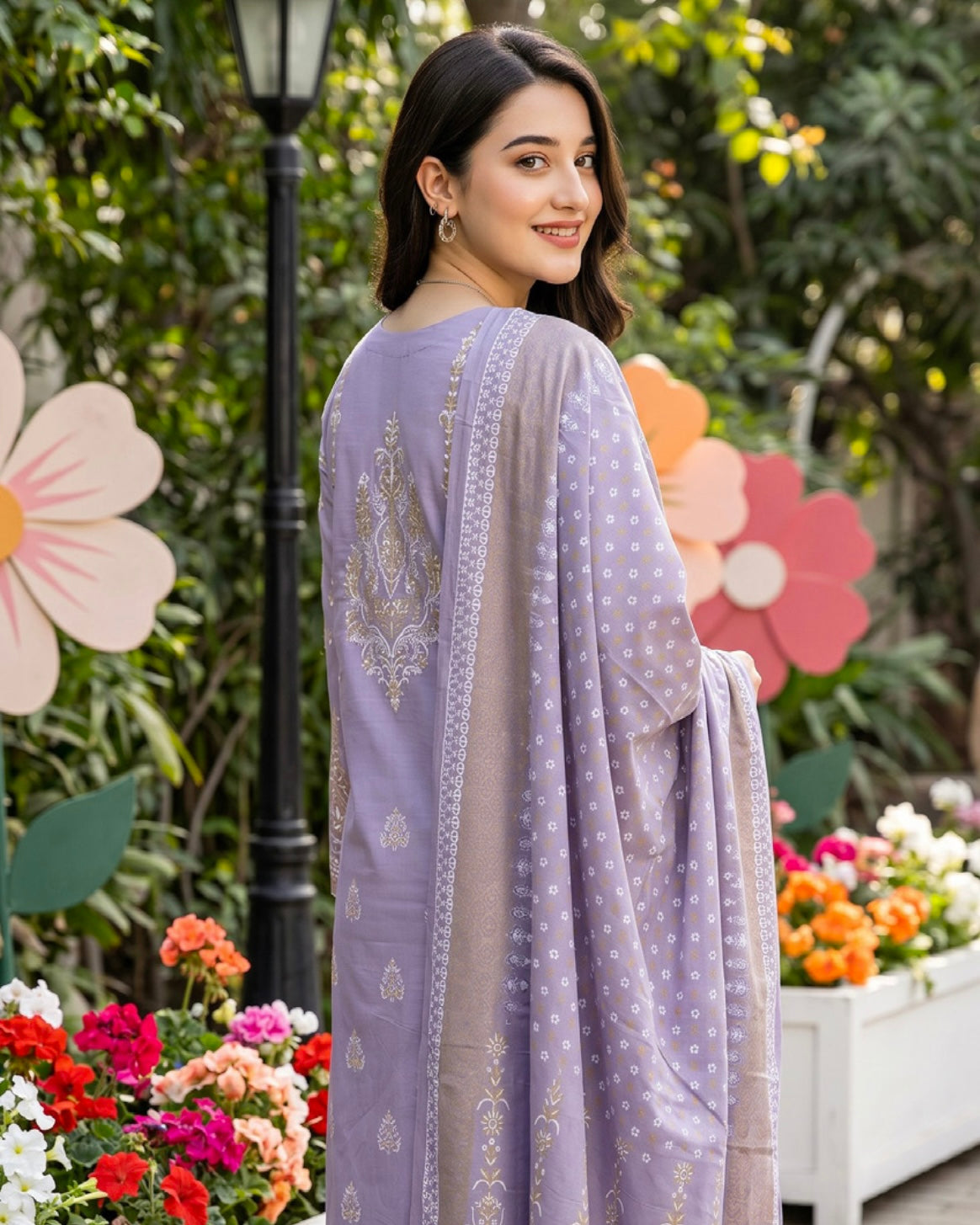 Regalia | Gold Paste Printed Lawn 3pc | Design 8