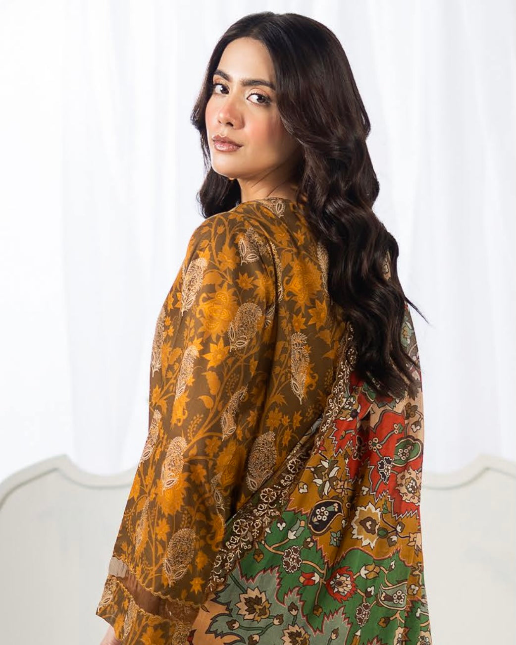 GullJee Haneen | Embroidered Lawn | Design 9