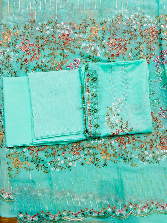 Luxury Lawn 3pc Embroidered | Design 4